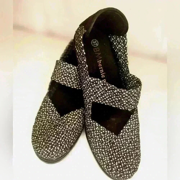 BERNIE  MERV CLOS TOE PUMPS - Picture 3 of 7